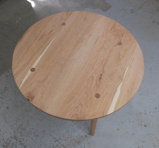 Cherrywood round coffee table - Chuck and Wood
