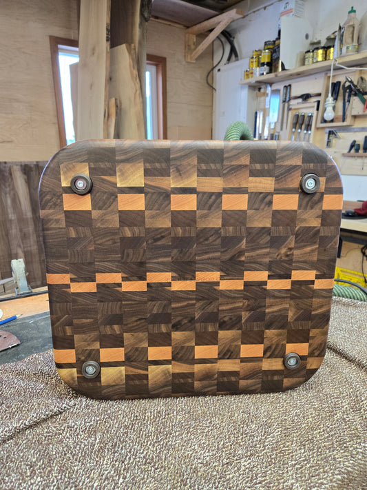 End grain chopping board